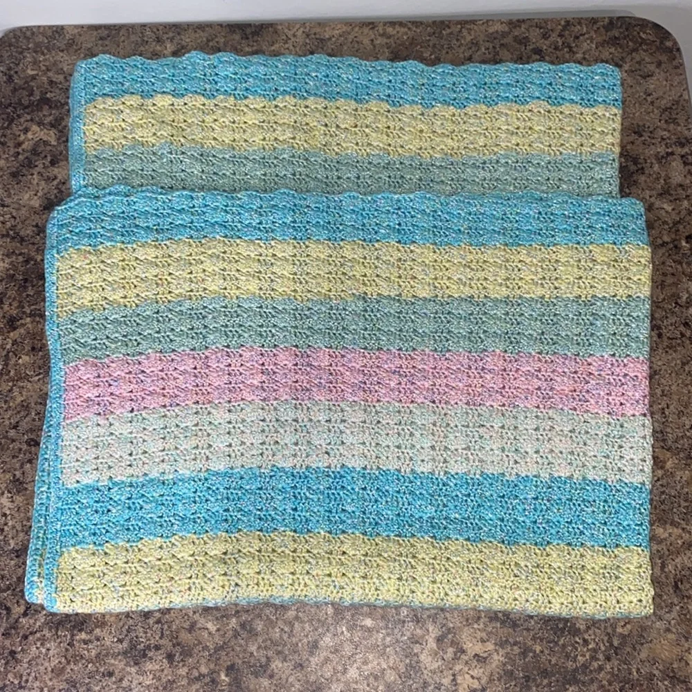 Handmade Pastel Stripped Crochet Baby Blanket Scalloped Trim 40”x40”